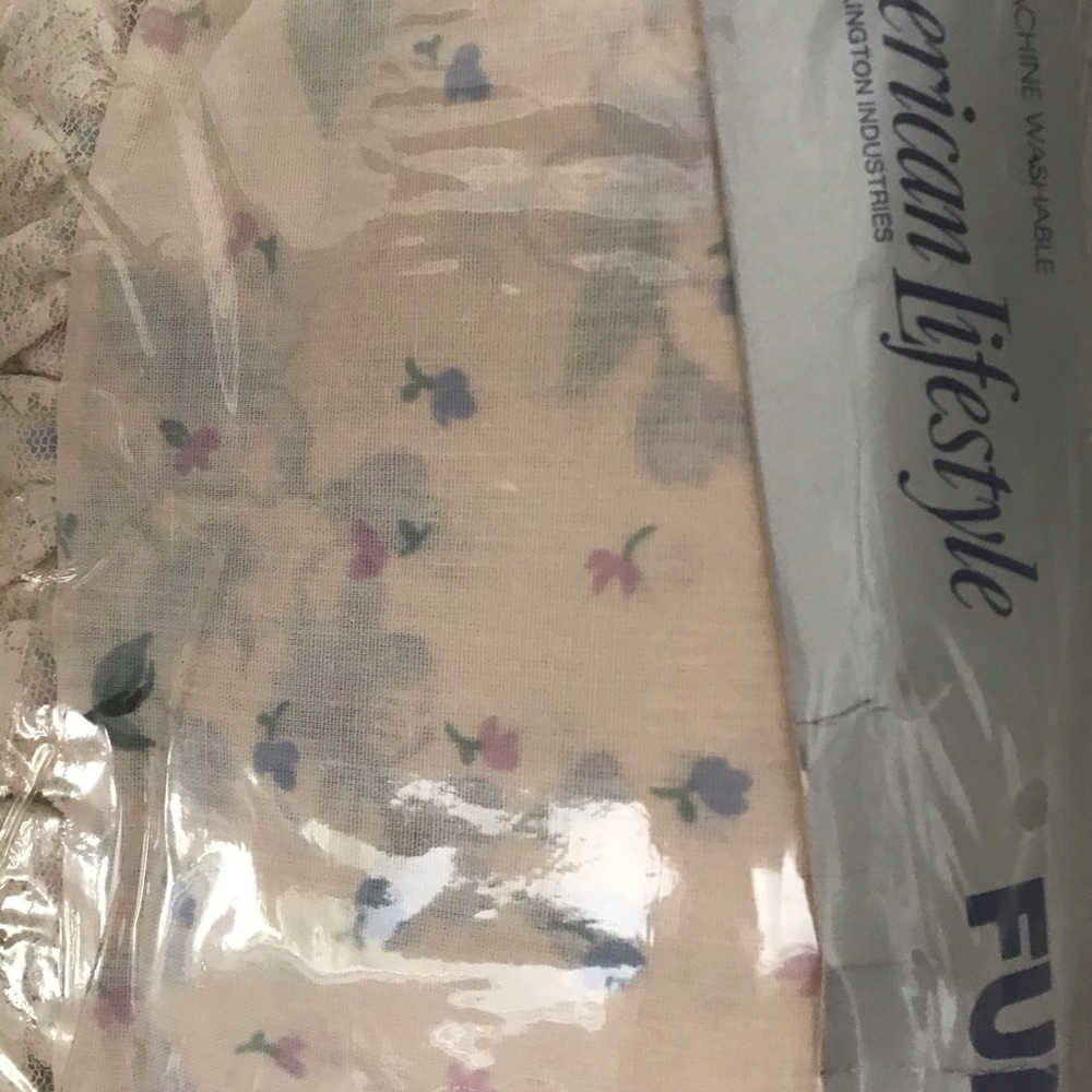 Bedding Full Sheets - Picture 2 of 3